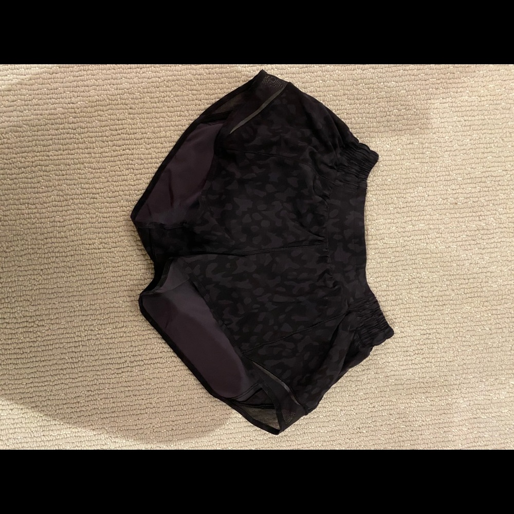 Patterned Lululemon Shorts 2.5 in